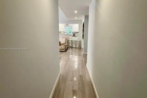 Casa en venta en Tamarac, Florida, 3 dormitorios, 199.18 m2 № 1695322 - foto 24