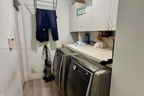 Casa en venta en Tamarac, Florida, 3 dormitorios, 199.18 m2 № 1695322 - foto 29