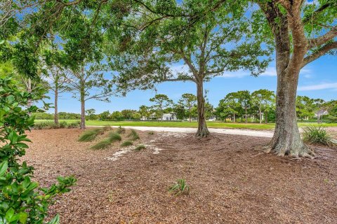 House in Jupiter, Florida 4 bedrooms, 414.25 sq.m. № 2263118 - photo 11