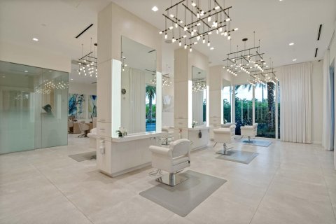 House in Jupiter, Florida 4 bedrooms, 414.25 sq.m. № 2263118 - photo 20