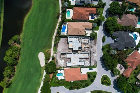 House in Jupiter, Florida 4 bedrooms, 414.25 sq.m. № 2263118 - photo 8