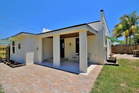 Villa ou maison à vendre à Lake Worth, Floride: 2 chambres, 87.79 m2 № 1951244 - photo 3