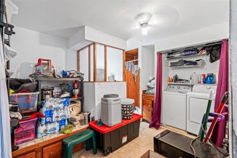 House in Lake Worth, Florida 2 bedrooms, 87.79 sq.m. № 1951244 - photo 21