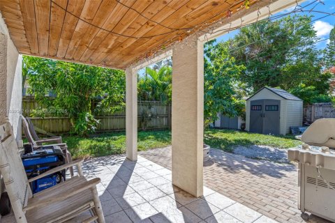 House in Lake Worth, Florida 2 bedrooms, 87.79 sq.m. № 1951244 - photo 23