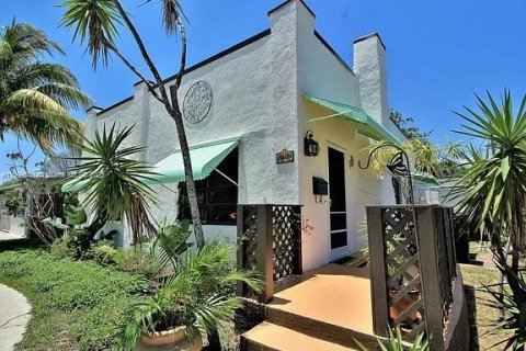 Villa ou maison à vendre à Lake Worth, Floride: 2 chambres, 87.79 m2 № 1951244 - photo 1