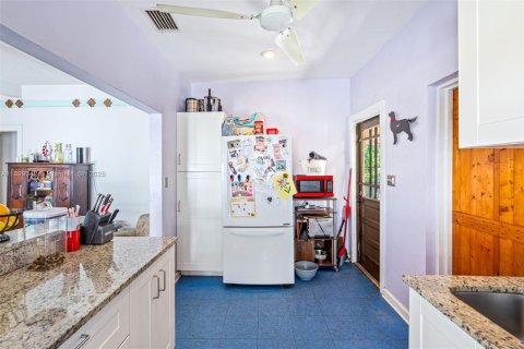 House in Lake Worth, Florida 2 bedrooms, 87.79 sq.m. № 1951244 - photo 14