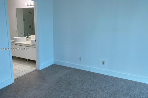 Copropriété à louer à Miami, Floride: 2 chambres, 122.17 m2 № 2084820 - photo 15
