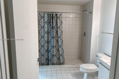 Copropriété à louer à Miami, Floride: 2 chambres, 122.17 m2 № 2084820 - photo 13