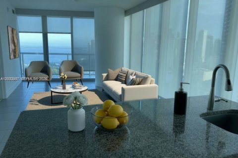 Copropriété à louer à Miami, Floride: 2 chambres, 122.17 m2 № 2084820 - photo 5