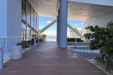 Copropriété à louer à Miami, Floride: 2 chambres, 122.17 m2 № 2084820 - photo 23