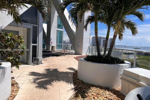 Copropriété à louer à Miami, Floride: 2 chambres, 122.17 m2 № 2084820 - photo 17
