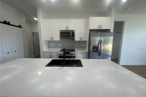 Villa ou maison à louer à Port Charlotte, Floride: 3 chambres, 176.51 m2 № 2405069 - photo 7