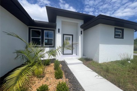 Villa ou maison à Port Charlotte, Floride 3 chambres, 176.51 m2 № 2405069