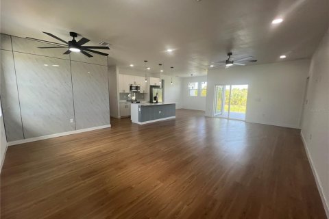 Villa ou maison à louer à Port Charlotte, Floride: 3 chambres, 176.51 m2 № 2405069 - photo 3