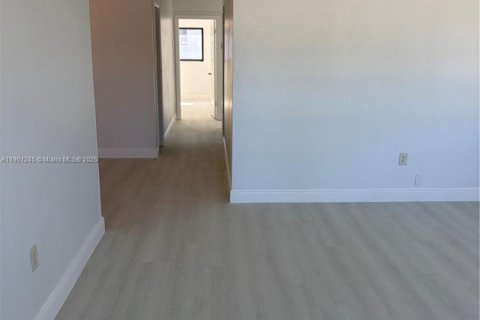 Copropriété à louer à Boca Raton, Floride: 3 chambres, 105.91 m2 № 1957151 - photo 7