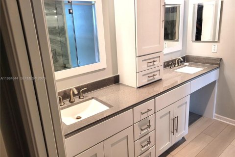 Casa en venta en Tamarac, Florida, 2 dormitorios, 140.28 m2 № 2045829 - foto 15