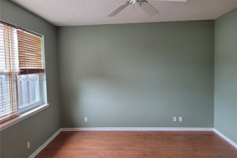 Casa en venta en Tamarac, Florida, 2 dormitorios, 140.28 m2 № 2045829 - foto 11
