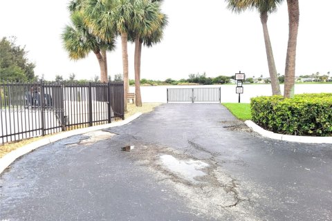 Casa en venta en Tamarac, Florida, 2 dormitorios, 140.28 m2 № 2045829 - foto 28