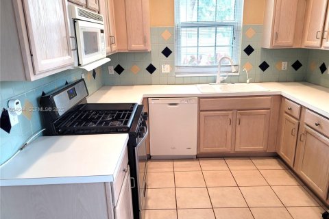 Casa en venta en Tamarac, Florida, 2 dormitorios, 140.28 m2 № 2045829 - foto 3