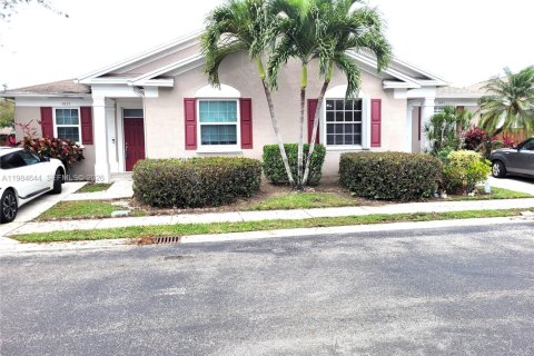 Casa en Tamarac, Florida 2 dormitorios, 140.28 m2 № 2045829