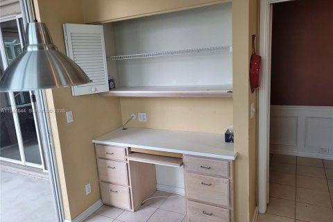 Casa en venta en Tamarac, Florida, 2 dormitorios, 140.28 m2 № 2045829 - foto 6