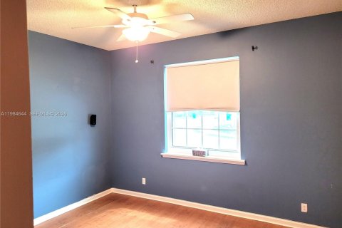 Casa en venta en Tamarac, Florida, 2 dormitorios, 140.28 m2 № 2045829 - foto 17