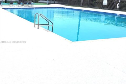 Casa en venta en Tamarac, Florida, 2 dormitorios, 140.28 m2 № 2045829 - foto 29