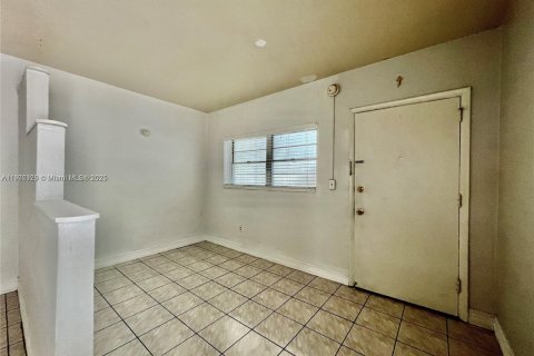 Copropriété à louer à Miami Beach, Floride: 36.42 m2 № 1967716 - photo 3