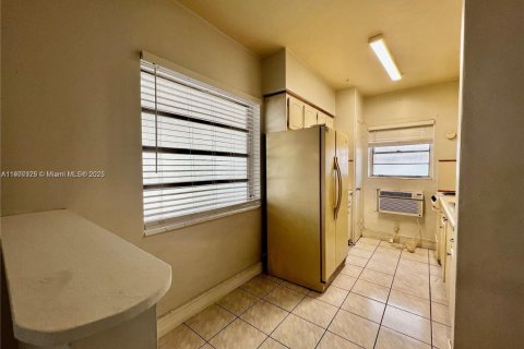 Copropriété à louer à Miami Beach, Floride: 36.42 m2 № 1967716 - photo 4