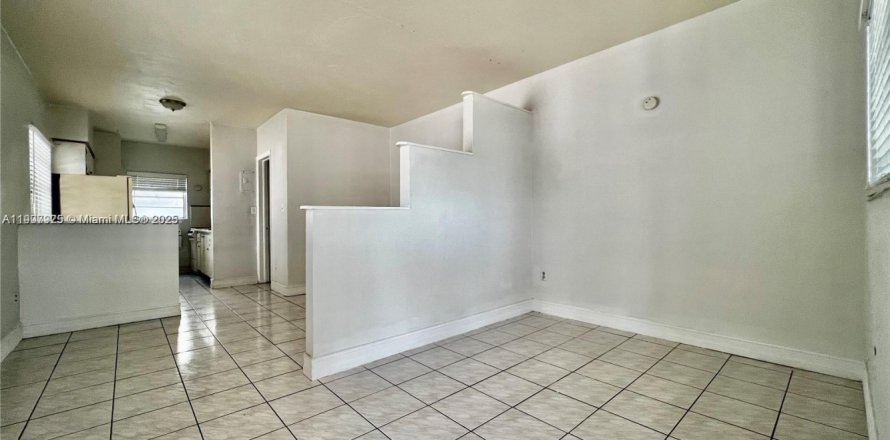 Studio à Condo à Miami Beach, Floride № 1967716