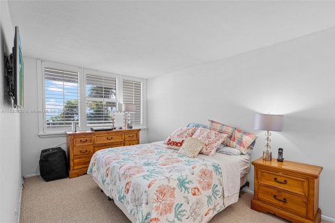 Condominio en venta en Hallandale Beach, Florida, 1 dormitorio, 68.38 m2 № 1807709 - foto 20