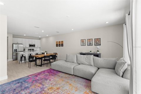Adosado en venta en Kissimmee, Florida, 3 dormitorios, 158.68 m2 № 1916280 - foto 10