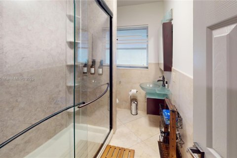 Villa ou maison à vendre à Fort Lauderdale, Floride: 3 chambres, 169.36 m2 № 1945318 - photo 13