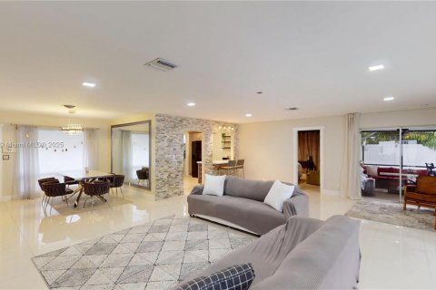 Villa ou maison à vendre à Fort Lauderdale, Floride: 3 chambres, 169.36 m2 № 1945318 - photo 8
