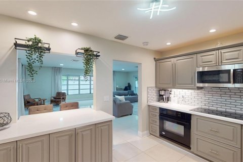 Villa ou maison à vendre à Fort Lauderdale, Floride: 3 chambres, 169.36 m2 № 1945318 - photo 4