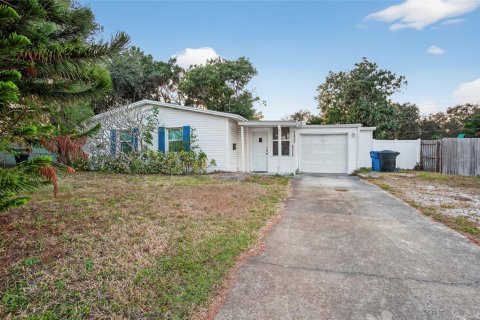 Villa ou maison à Saint Petersburg, Floride 2 chambres, 143.35 m2 № 2425569