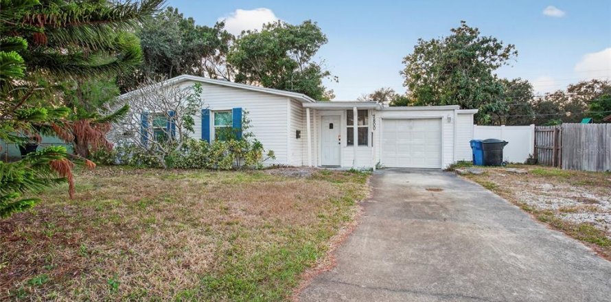 Villa ou maison à Saint Petersburg, Floride 2 chambres, 143.35 m2 № 2425569