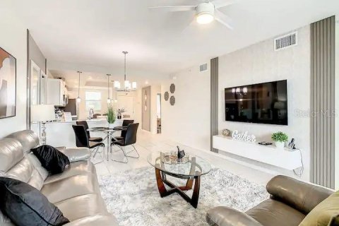 Condo in Kissimmee, Florida, 2 bedrooms  № 1554487 - photo 7