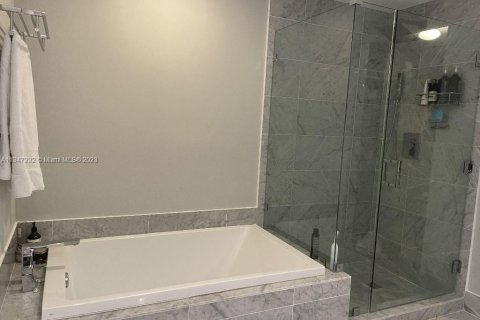 Condominio en venta en Miami, Florida, 1 dormitorio, 81.85 m2 № 1985397 - foto 9