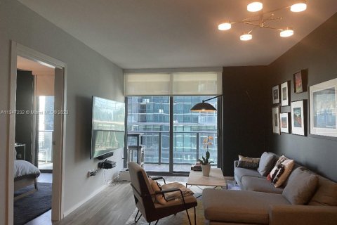 Condominio en venta en Miami, Florida, 1 dormitorio, 81.85 m2 № 1985397 - foto 2