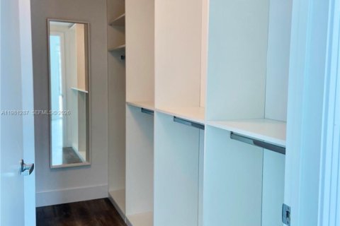 Снять в аренду кондоминиум в Майами, Флорида 3 спальни, 136.29м2, № 2080051 - фото 20
