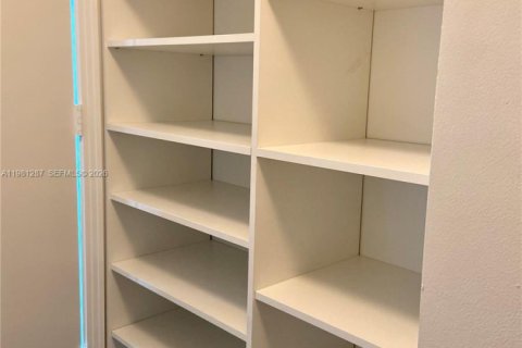 Снять в аренду кондоминиум в Майами, Флорида 3 спальни, 136.29м2, № 2080051 - фото 22