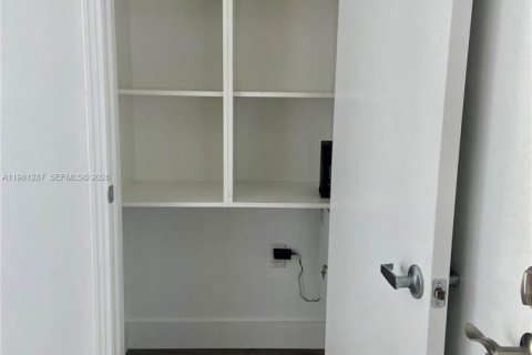 Снять в аренду кондоминиум в Майами, Флорида 3 спальни, 136.29м2, № 2080051 - фото 6