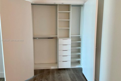 Снять в аренду кондоминиум в Майами, Флорида 3 спальни, 136.29м2, № 2080051 - фото 9
