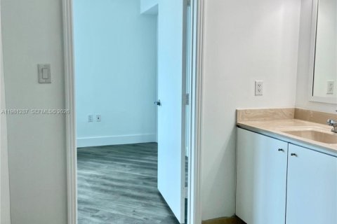Снять в аренду кондоминиум в Майами, Флорида 3 спальни, 136.29м2, № 2080051 - фото 12
