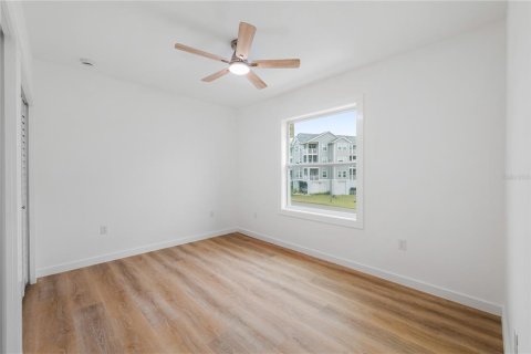 House in New Port Richey, Florida 4 bedrooms, 211.17 sq.m. № 1820667 - photo 14