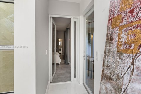 Купить виллу или дом в Корал-Гейблс, Флорида 3 спальни, 229.65м2, № 1990495 - фото 26