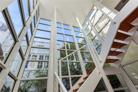 Купить виллу или дом в Корал-Гейблс, Флорида 3 спальни, 229.65м2, № 1990495 - фото 25