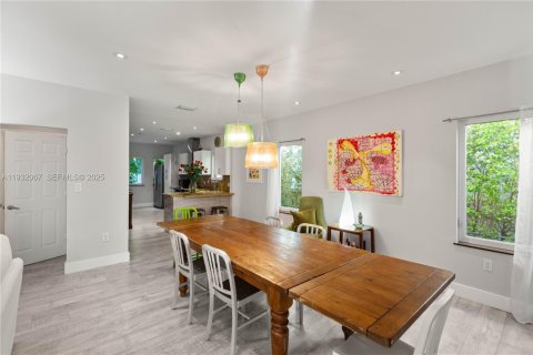 Купить виллу или дом в Корал-Гейблс, Флорида 3 спальни, 229.65м2, № 1990495 - фото 9