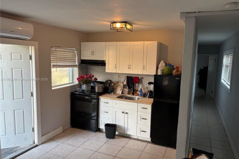 Casa en venta en Fort Lauderdale, Florida, 2 dormitorios, 58.53 m2 № 1953862 - foto 10